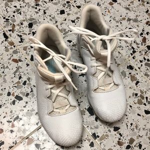 New Balance Freeze JE3 kids lacrosse cleats. Boys Size 5.5